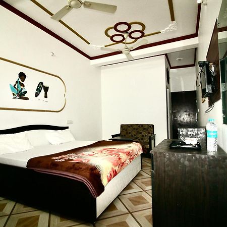 Sattva Cafe And Motel Rishīkesh Exterior foto