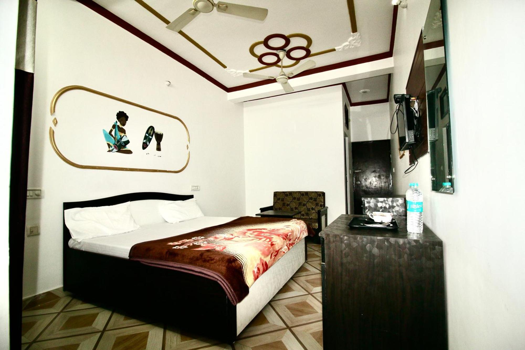 Sattva Cafe And Motel Rishīkesh Exterior foto
